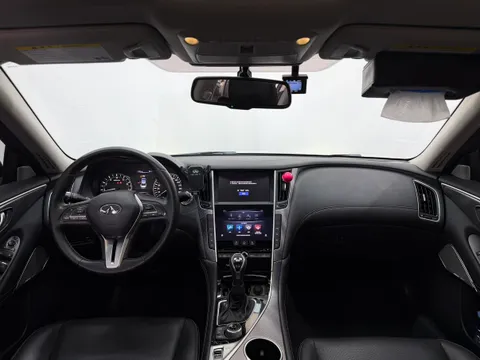 Infiniti Q50L