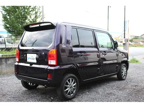 Daihatsu Naked