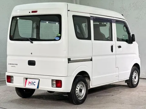Mitsubishi Minicab Van
