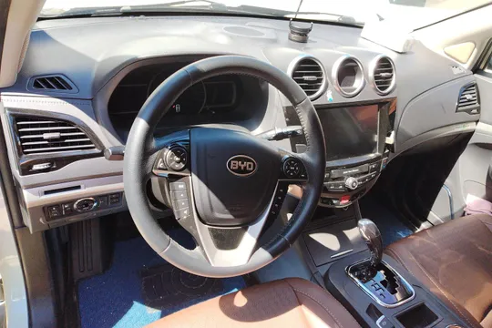 BYD S7