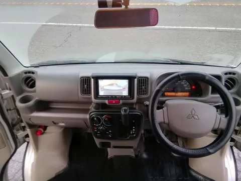 Mitsubishi Minicab Van