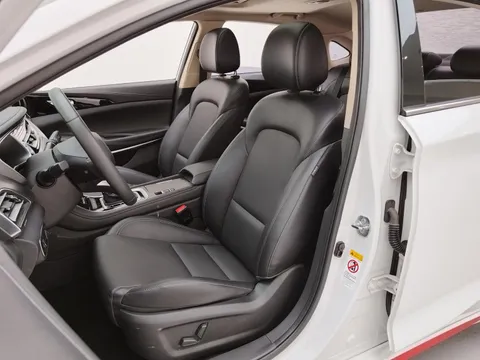 Changan Raeton CC