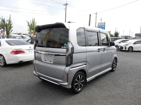 Honda N-BOX Custom
