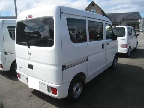 Nissan Clipper Van