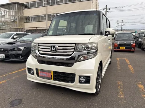 Honda N-BOX Custom