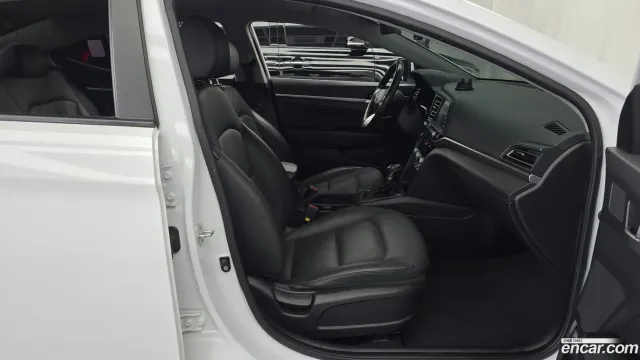 Hyundai Elantra (Avante)