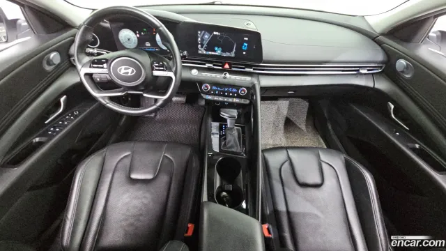 Hyundai Elantra (Avante)