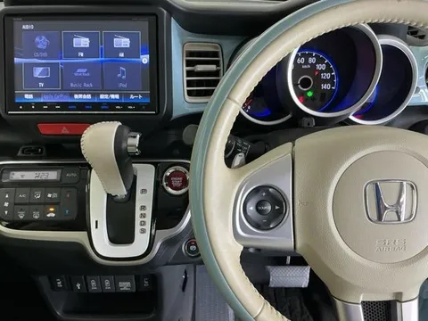 Honda N-BOX Slash