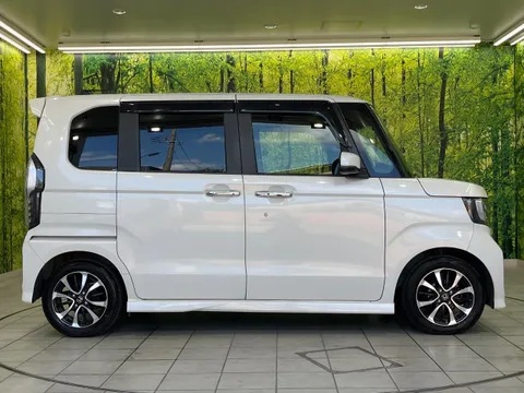 Honda N-BOX Custom