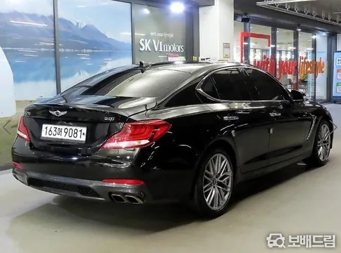 Genesis G70