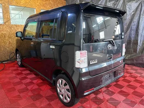 Toyota Pixis Space