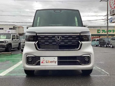 Honda N-BOX Custom