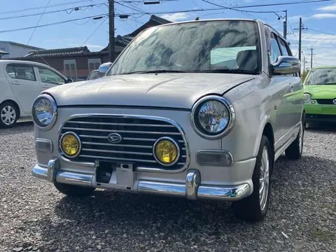 Daihatsu Mira Gino