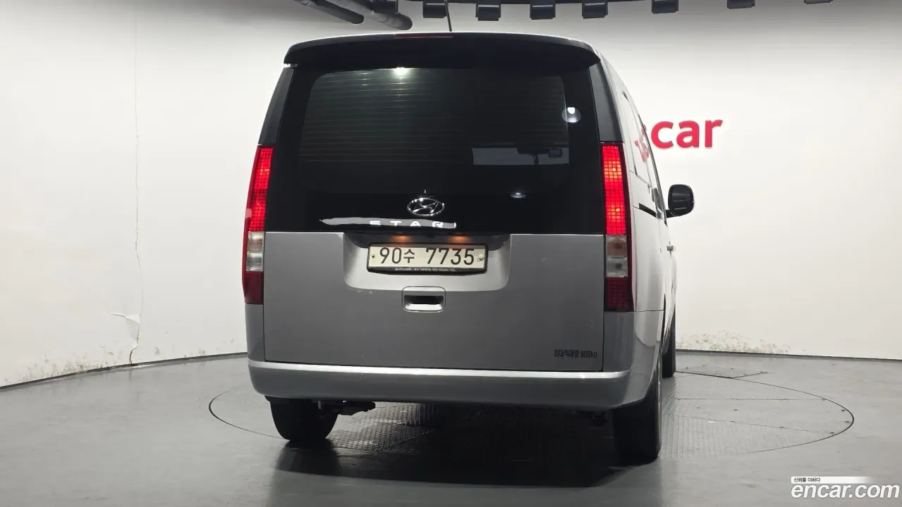 Hyundai Staria