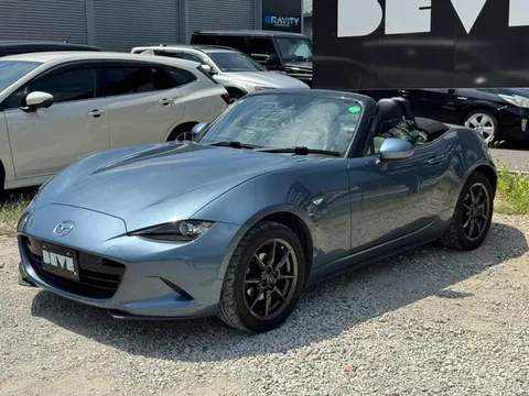 Mazda MX-5 (Roadster)