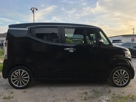 Honda N-BOX Slash