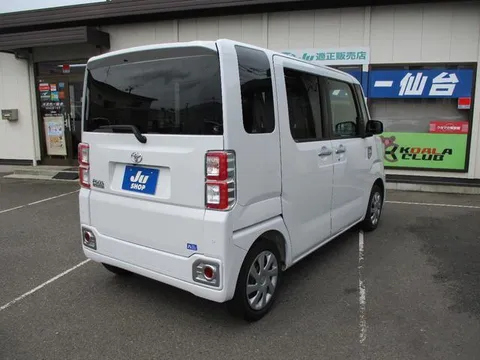 Toyota Pixis Mega