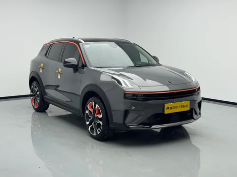 Lynk & Co 06