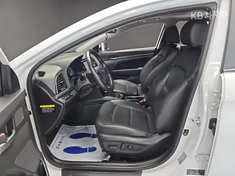 Hyundai Elantra (Avante)