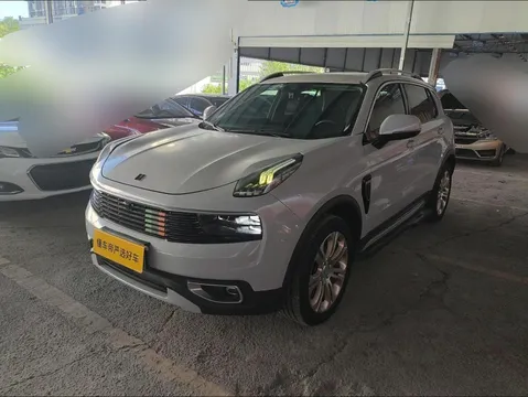 Lynk & Co 01
