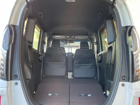 Honda N-BOX Custom