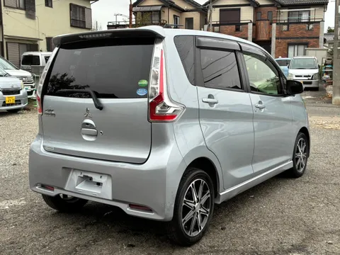 Mitsubishi eK Custom