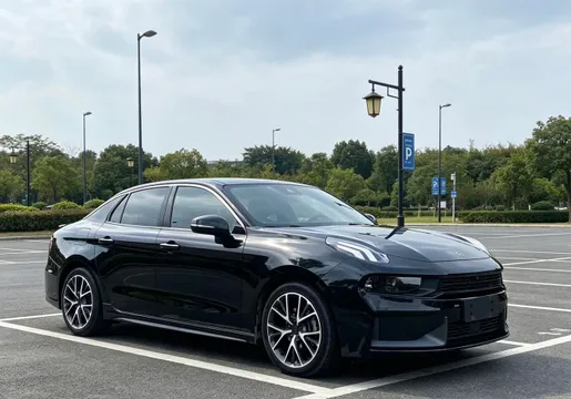 Lynk & Co 03