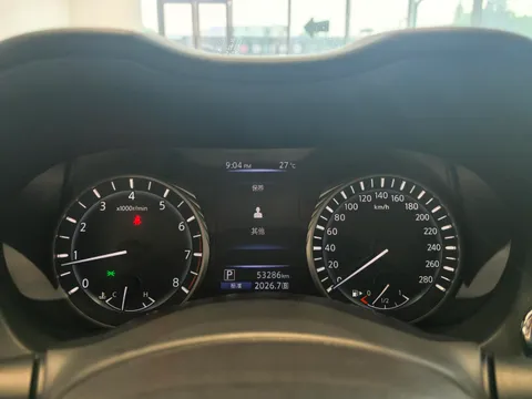 Infiniti Q50L