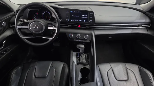 Hyundai Elantra (Avante)
