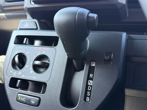 Toyota Pixis Mega