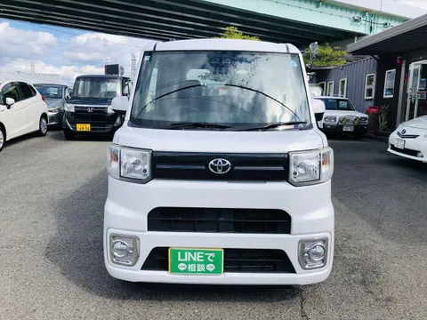 Toyota Pixis Mega