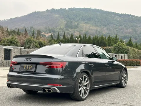 Audi S4