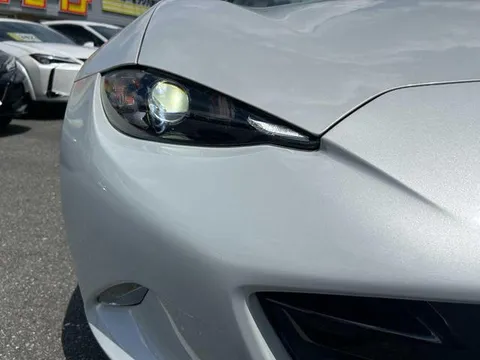Mazda MX-5 (Roadster)