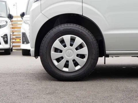 Nissan Clipper Van