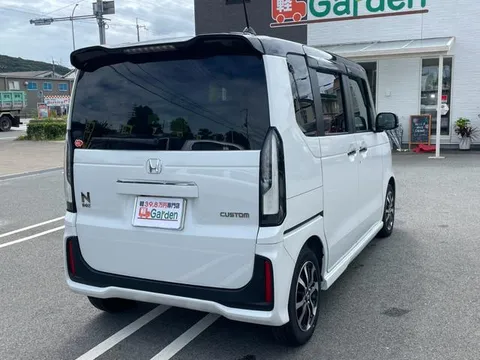 Honda N-BOX Custom