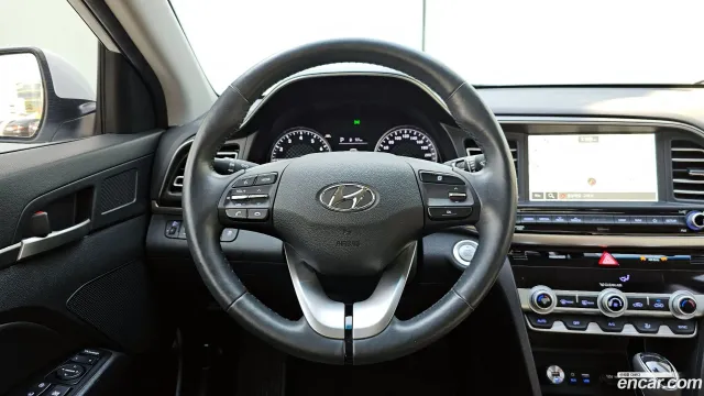 Hyundai Elantra (Avante)