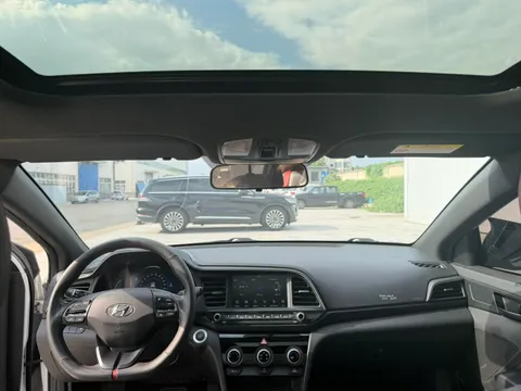 Hyundai Elantra (Avante)