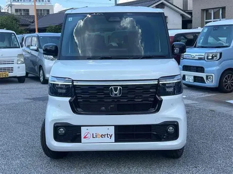 Honda N-BOX Custom