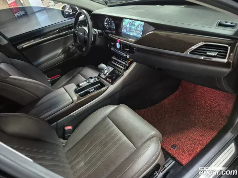 Genesis G90 (EQ900)