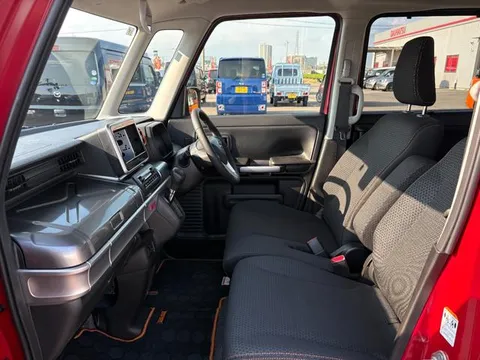 Suzuki Spacia Gear