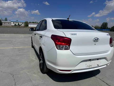 Hyundai Reina