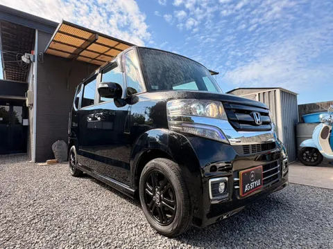 Honda N-BOX Custom