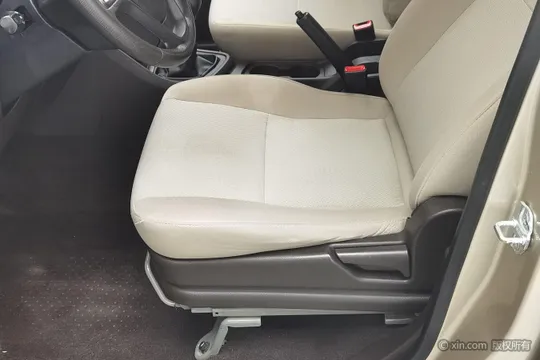 Wuling Hongguang V