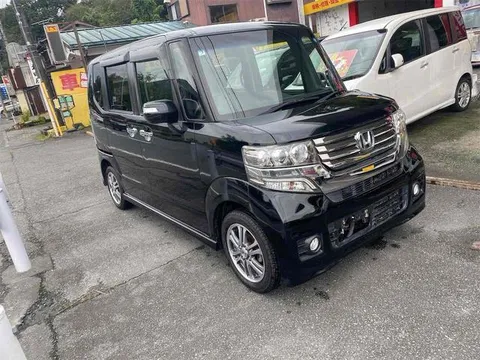 Honda N-BOX Custom
