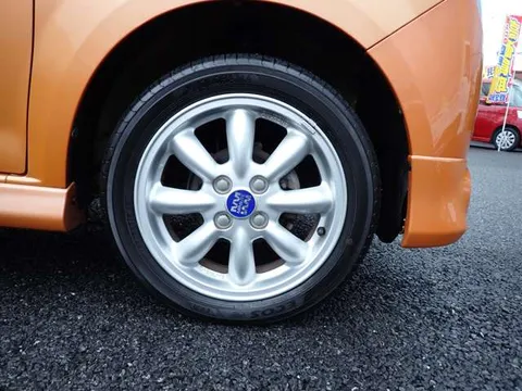 Daihatsu Mira Gino