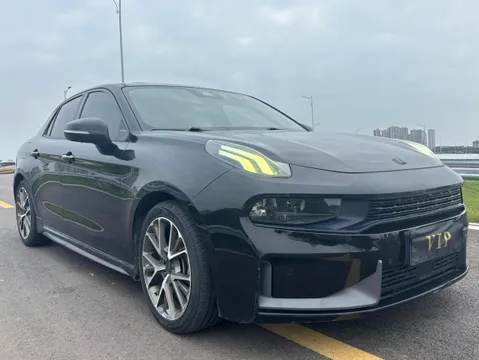 Lynk & Co 03