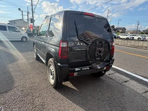 Mitsubishi Pajero Mini