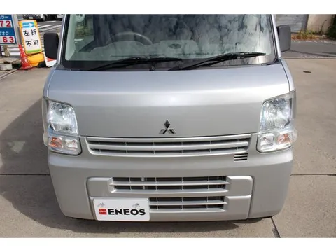 Mitsubishi Minicab Van