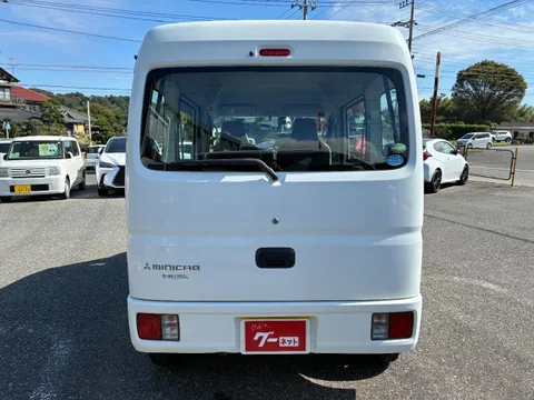 Mitsubishi Minicab Van