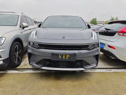 Lynk & Co 06